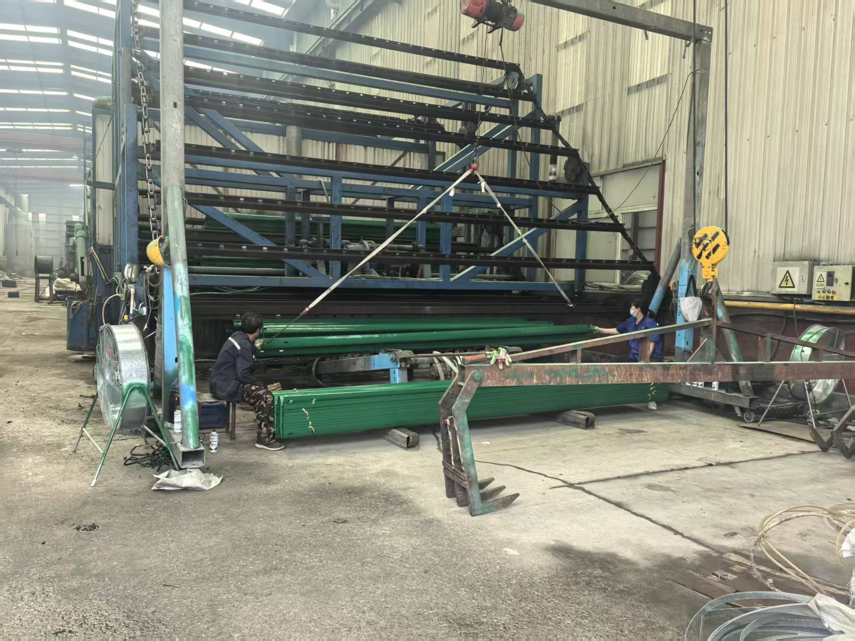 金昌市环氧锌基波形护栏环氧锌基波形护栏 - 厂家