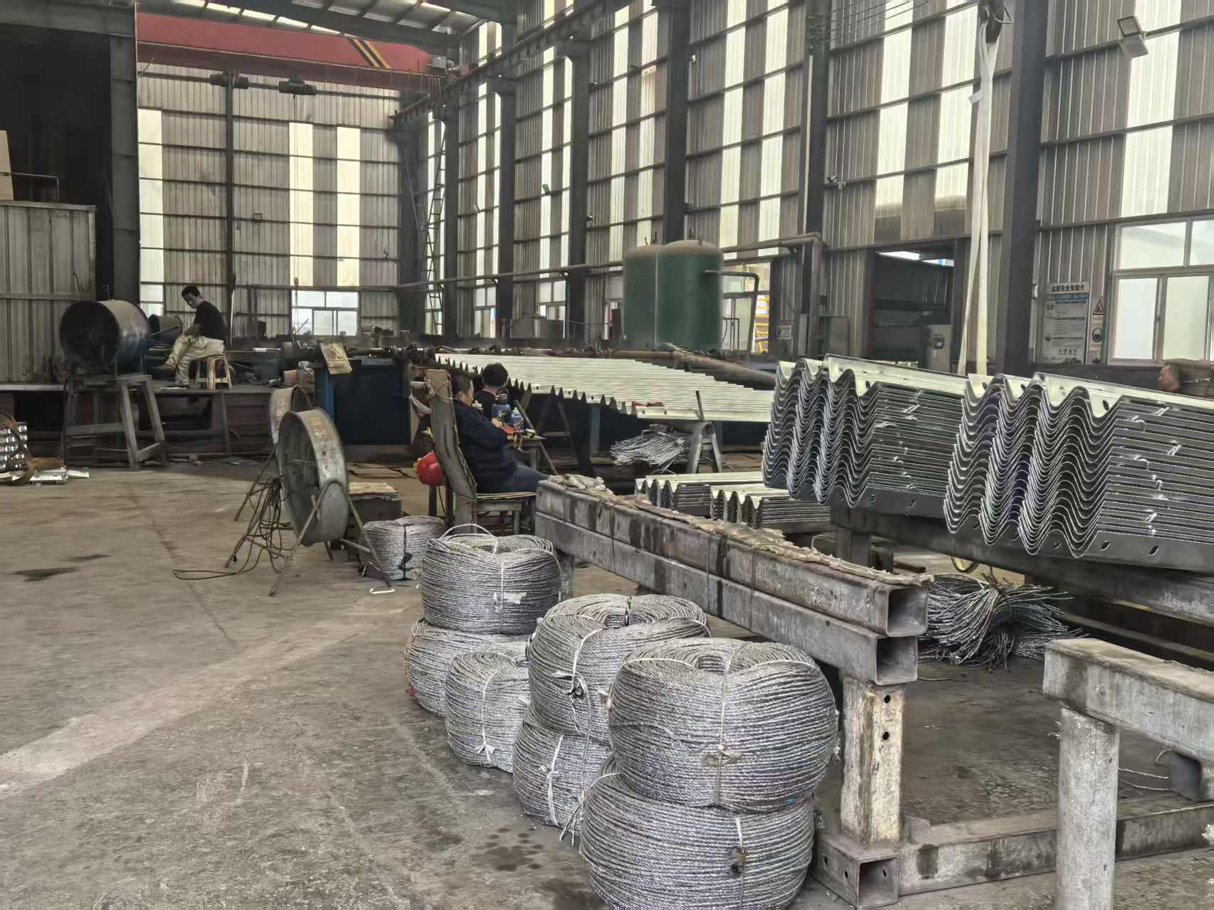 金昌市环氧锌基波形护栏三波波形护栏 - 推荐